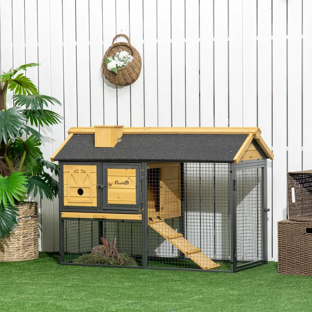 PawHut Conejera de Madera de 2 Niveles Jaula para Conejos con Zona Abierta Techo Asfáltico Bandeja Extraíble Puertas y Rampa Conejera para Exterior 120x55,5x80 cm Natural y Negro