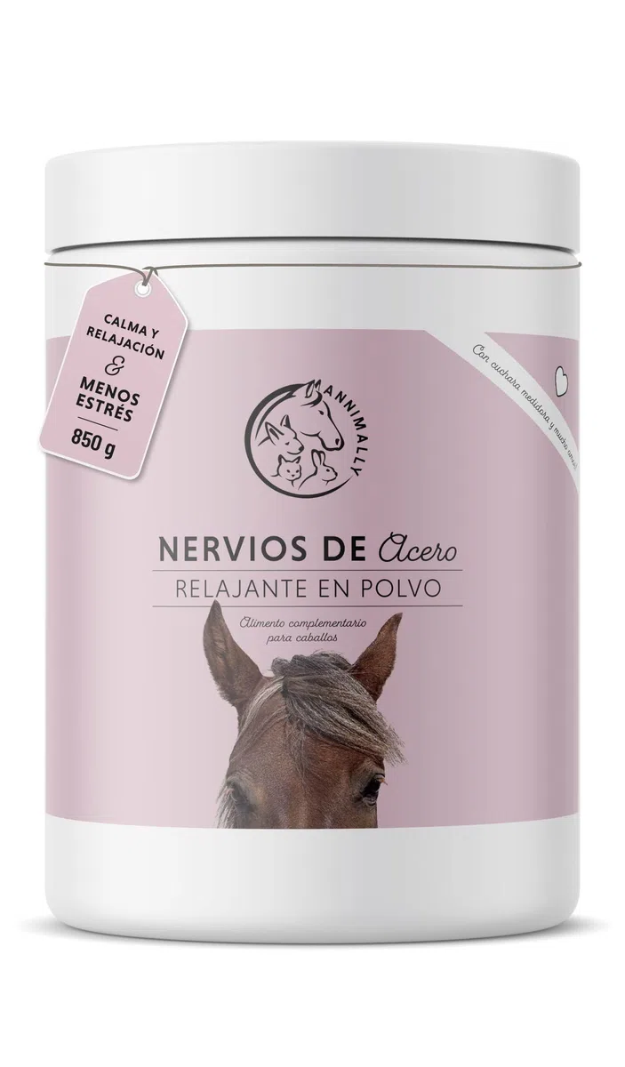 Annimally Fuerza Nerviosa - Polvo Relax para Caballos 850g para la calma en caballos - Hierbas para los nervios con magnesio, triptófano, valeriana, pasiflora y aceite de cáñamo contra la ansiedad, el