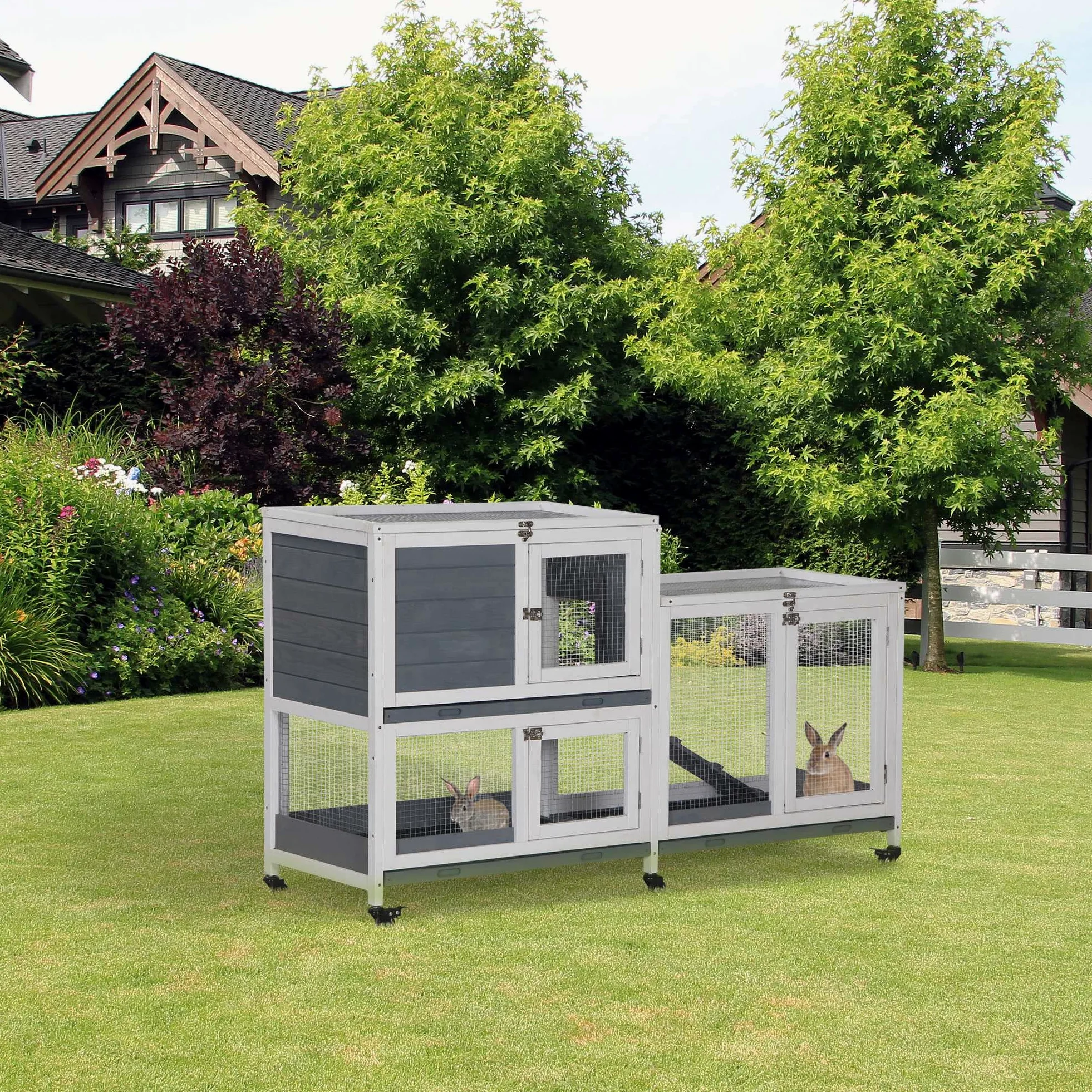 PawHut Conejera de Madera con Ruedas 147x45,5x88,5 cm Jaula para Conejos de 2 Niveles con Techo Abrible 2 Corrales de Metal 3 Bandejas Extraíbles 3 Puertas con Pestillo y Rampa Gris