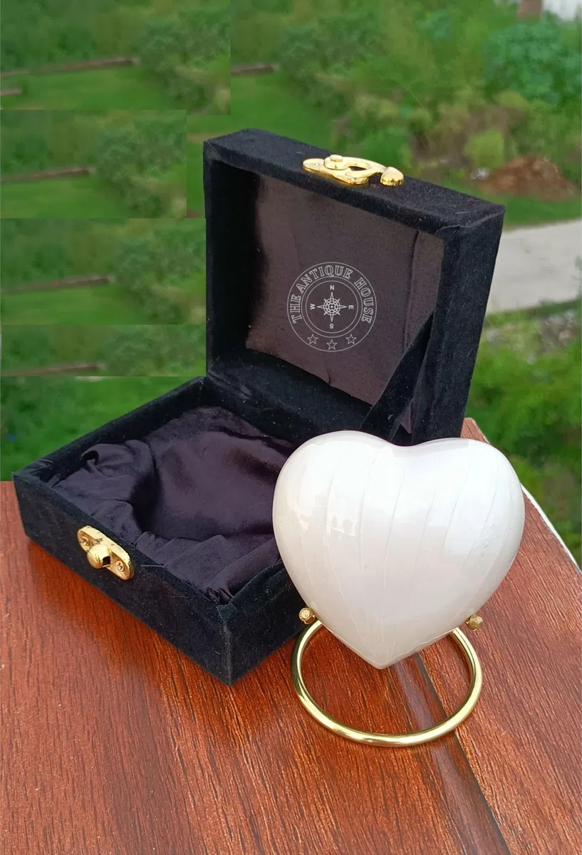 Urna de Cremación Blanca para Cenizas Recuerdo Urna en Forma de Corazón con Caja Negra y Soporte de Latón Mini urna para su ser querido Entierro Adulto y Funerario para Adultos e Infantes