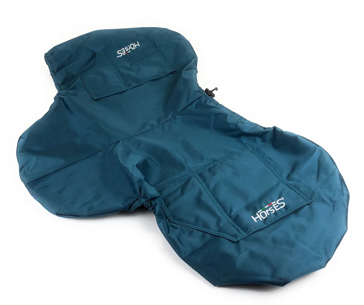 Horses, Funda para sillín de nailon con forro polar interior, apta para varios tamaños de sillín, fabricada con nailon exterior y suave forro polar en el interior, verde