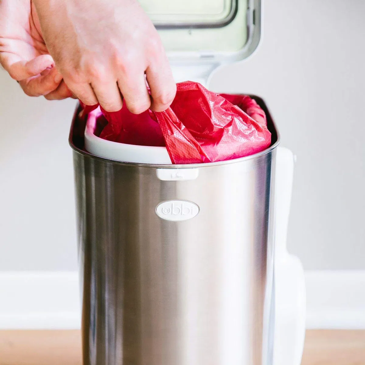 Ubbi Bolsas de basura para mascotas, solución de limpieza para cajas de arena para gatos, paquete económico de 75 unidades color rojo