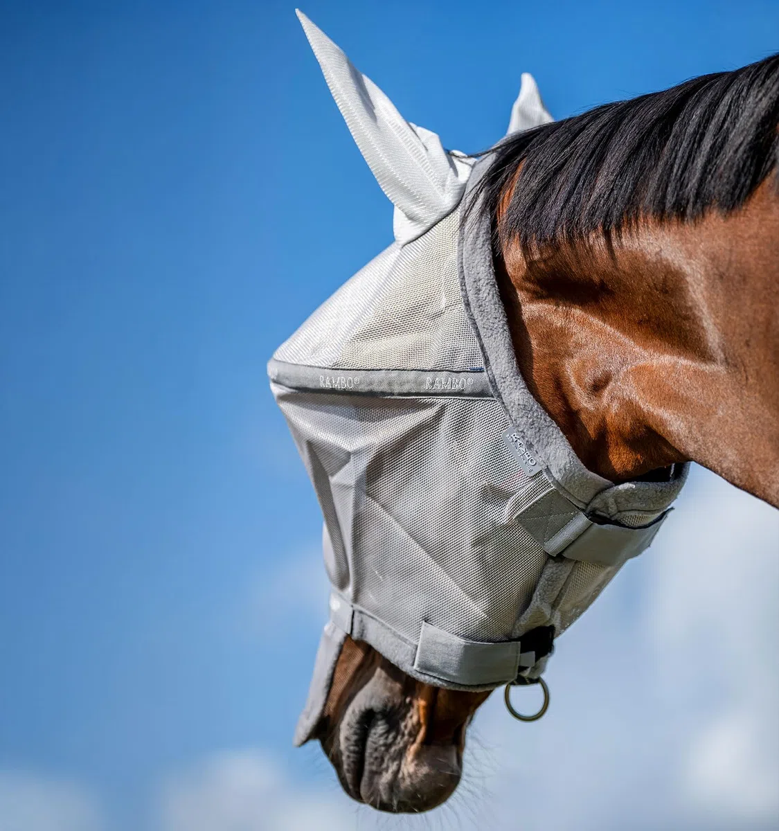 Horseware Irlanda Rambo Flymask Plata y Gris Titanio