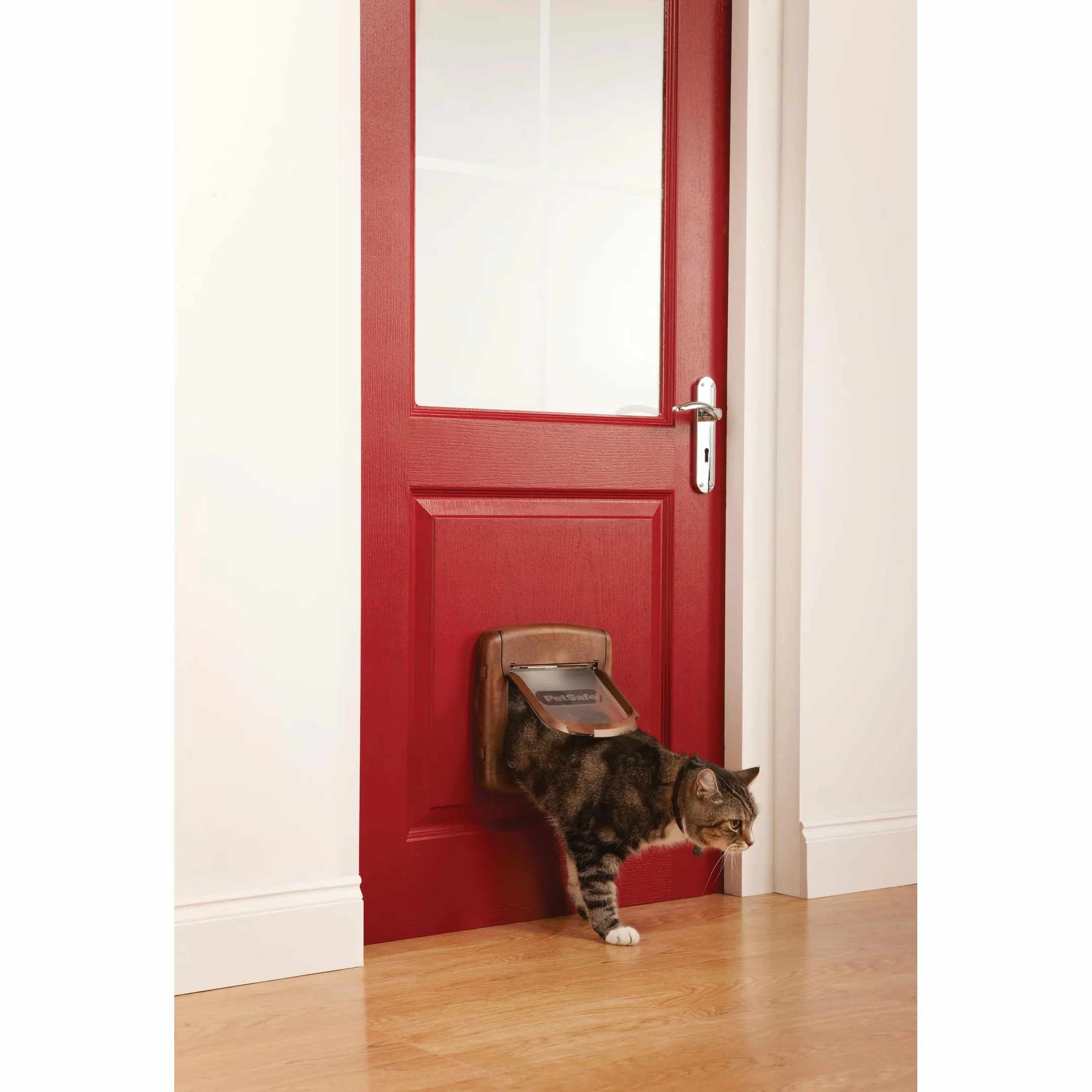 PetSafe Staywell Deluxe - Puerta para Gatos, Gatera con Sistema de Bloqueo de 4 Posiciones - Collar con Llave Magnética - Fácil de Instalar - Acabado en Madera