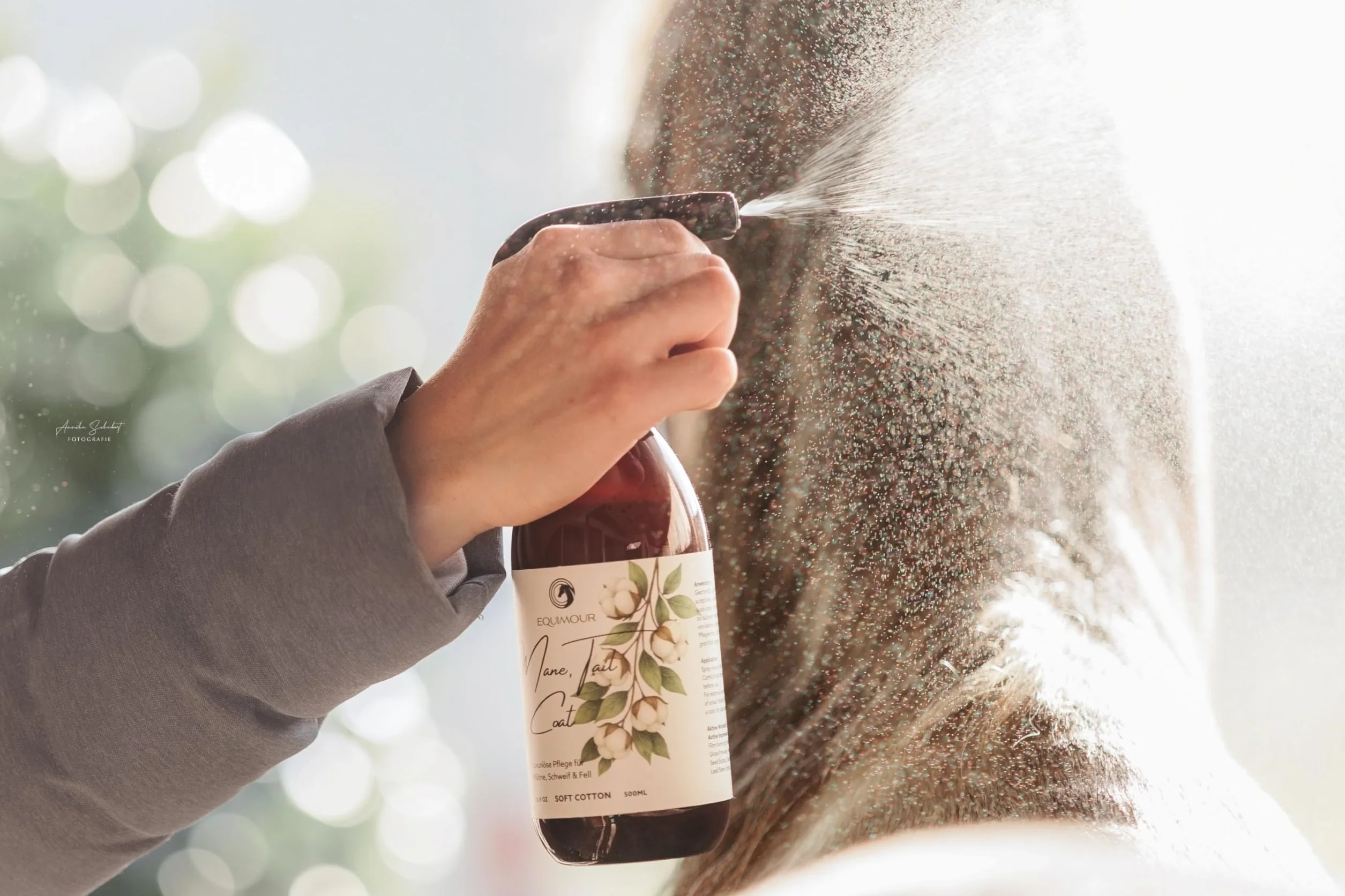 Espray para crines y cola para caballos, con aroma de algodón suave, facilita el peinado y el desenredado, aporta un brillo sedoso, fórmula de cuidado repelente al polvo, 500 ml